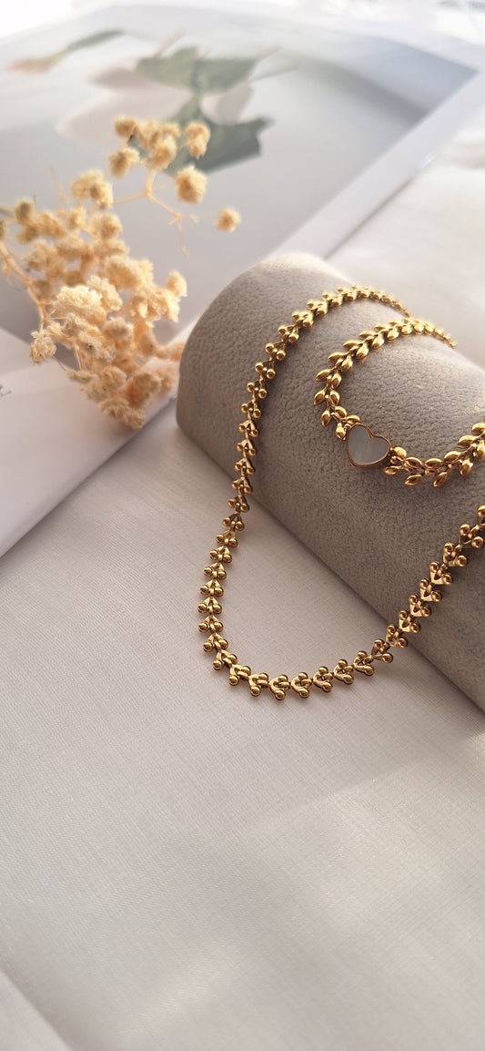 Natural Shell Cherry Heart Jewellery Set