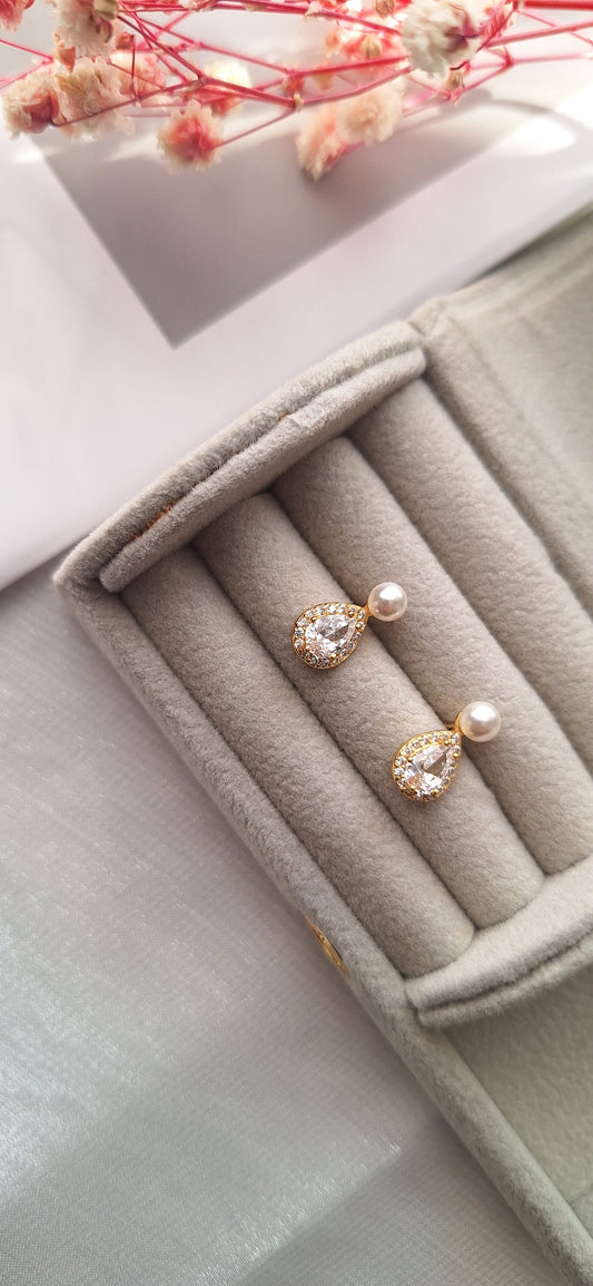 Freshwater Pearl Water Drop Stud Earrings