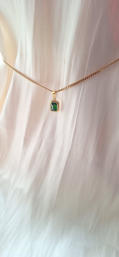 Green Gemstone Curb Chain Necklace