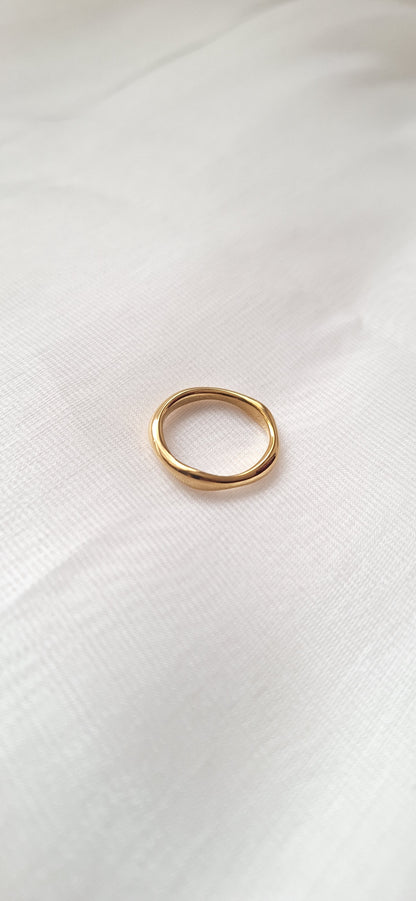 Gold Wavy Ring